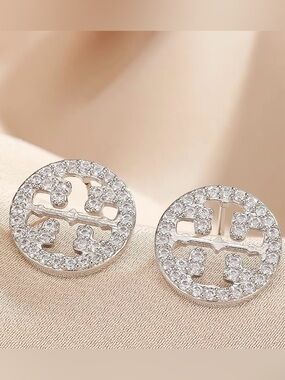 Fashion Jewelry Silver Crystal Logo Round Stud Earrings - Women Jewelry